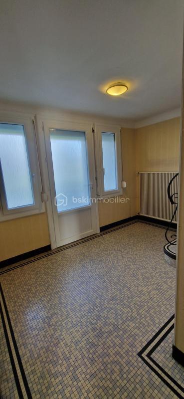 Demeure - 90 m² - 6 pièces