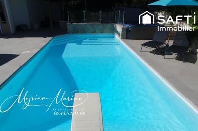 Maison - 308 m² - 12 pièces