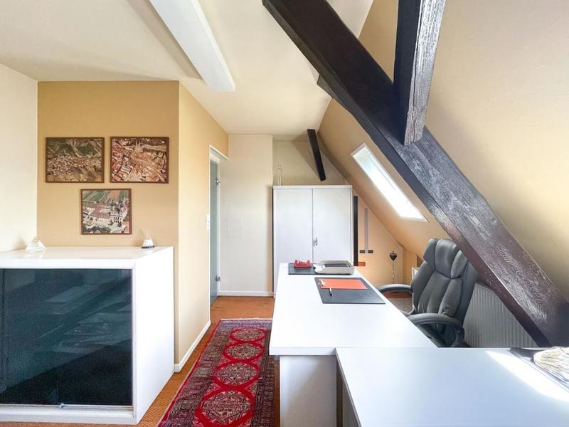 Maison traditionnelle - 200 m² - 11 pièces