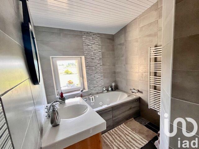 Maison - 212 m² - 5 pièces