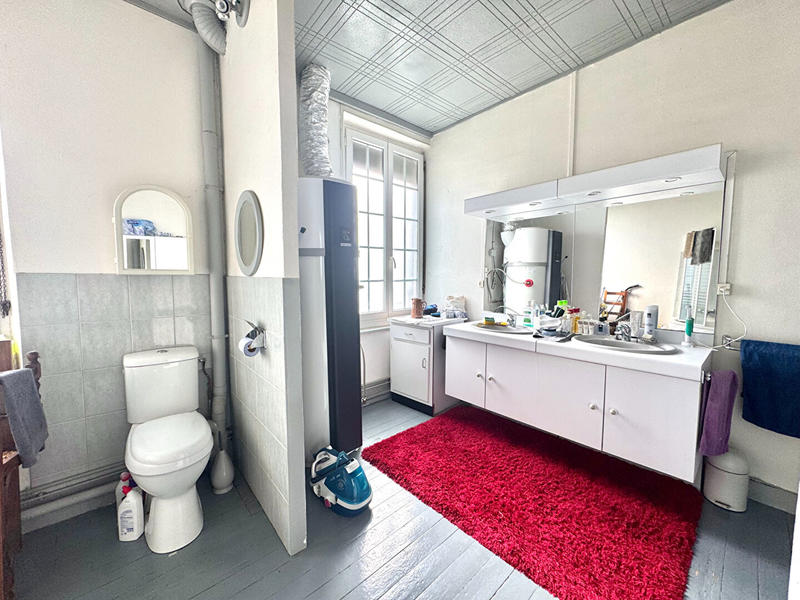 Demeure - 250 m² - 6 pièces