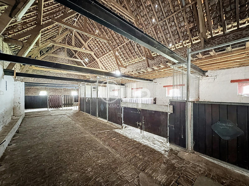 Corps de ferme - 242 m² - 14 pièces