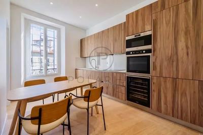 Appartement - 136 m² - 5 pièces