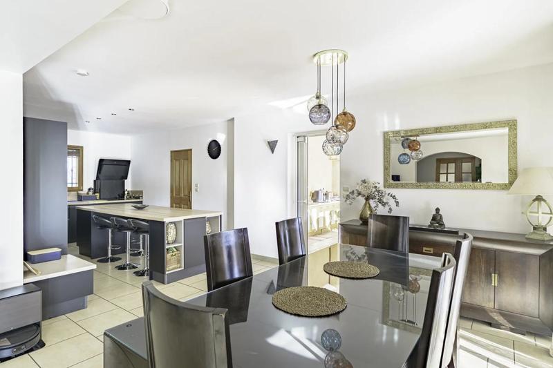 Maison - 190 m² - 6 pièces