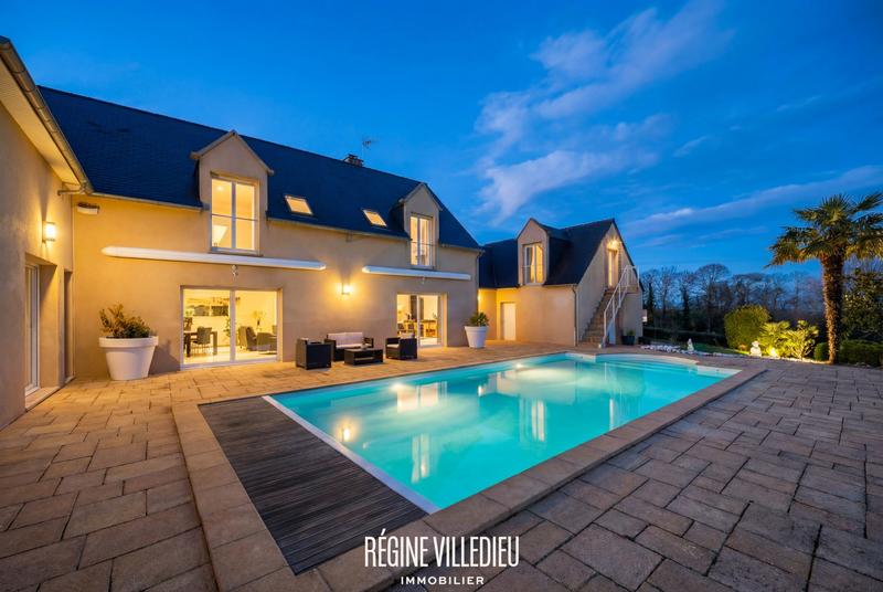 Maison - 296 m² - 7 pièces