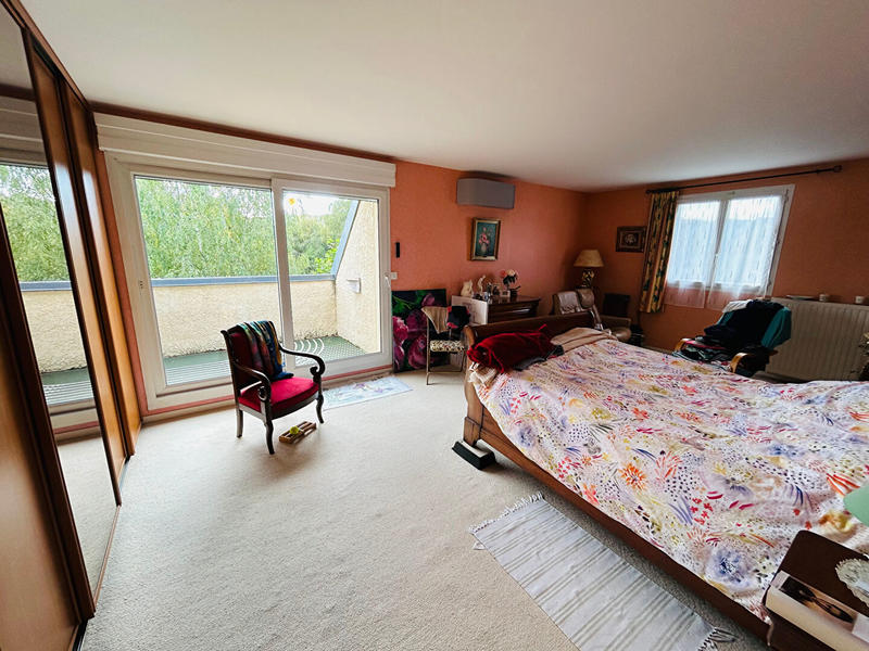 Maison - 180 m² - 6 pièces