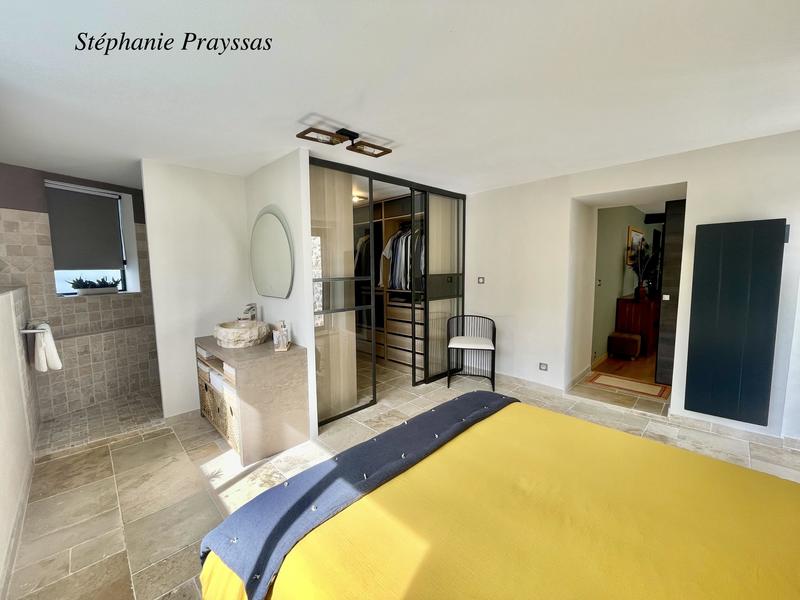 Maison - 200 m² - 6 pièces