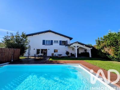 Maison - 182 m² - 6 pièces