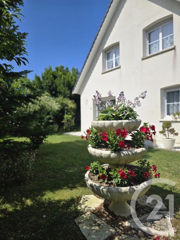 Villa - 208 m² - 6 pièces