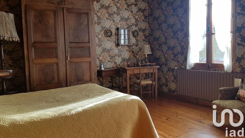 Maison - 250 m² - 10 pièces