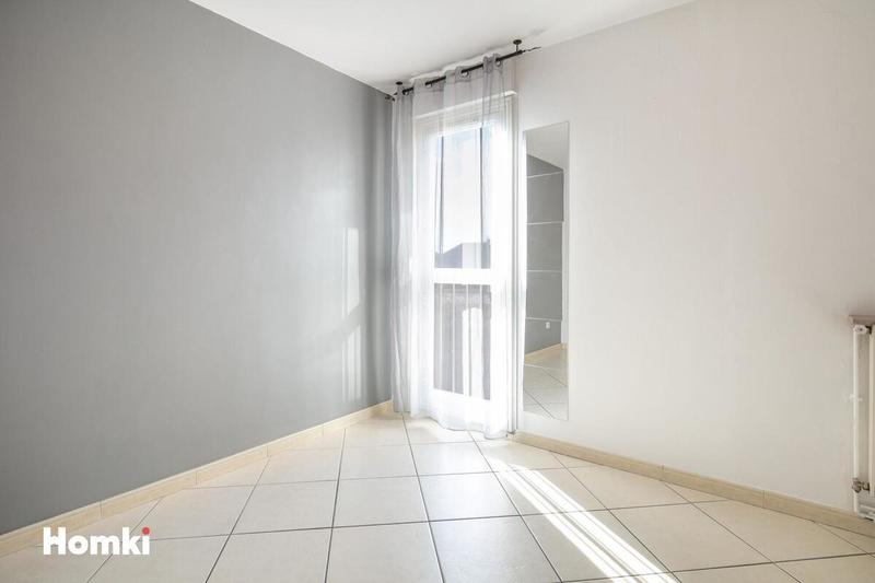 Appartement - 90 m² - 5 pièces