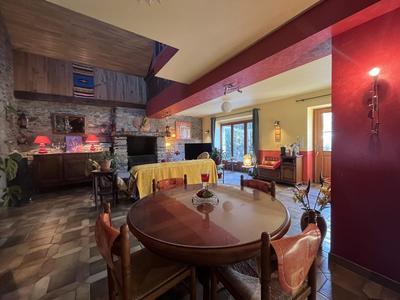 Maison - 201 m² - 10 pièces