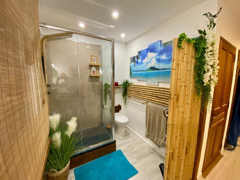 Maison - 185 m² - 9 pièces