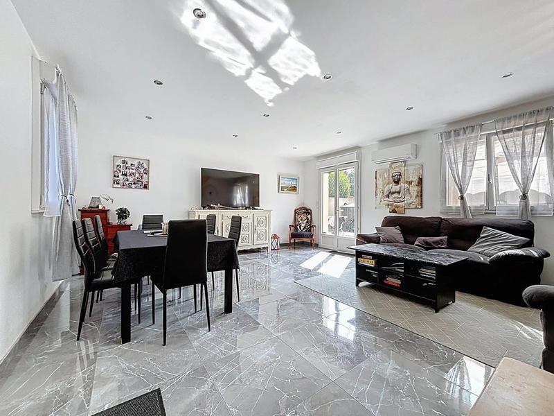 Maison - 160 m² - 8 pièces