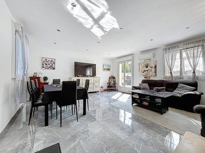 Maison - 160 m² - 8 pièces