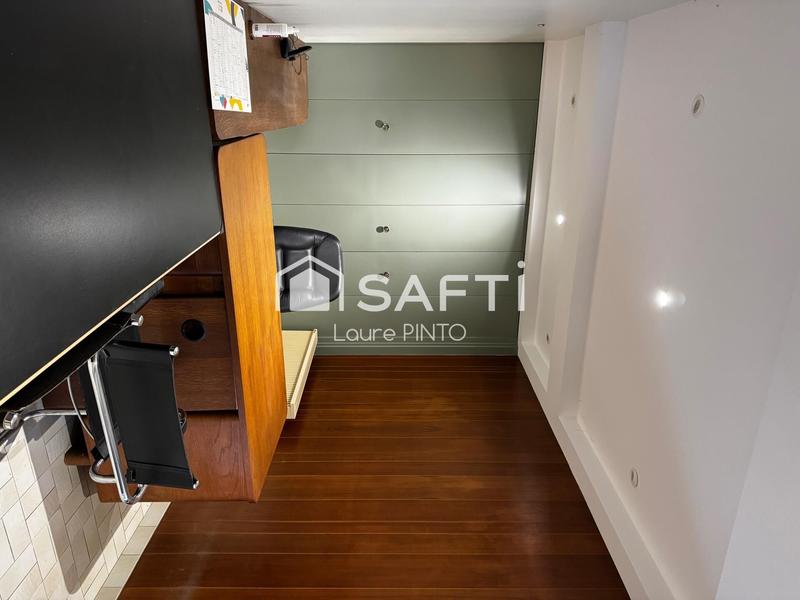 Maison - 219 m² - 7 pièces