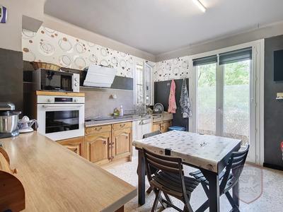 Maison - 180 m² - 7 pièces