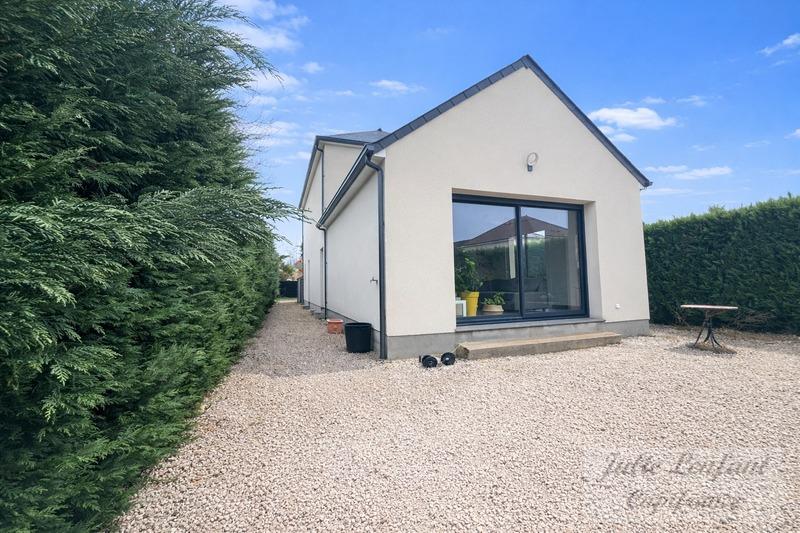 Maison - 102 m² - 4 pièces