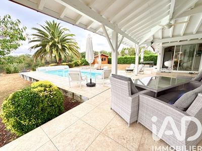 Maison - 202 m² - 6 pièces