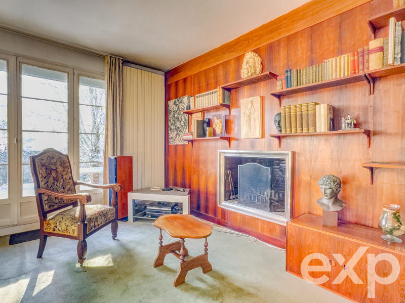 Maison - 235 m² - 9 pièces