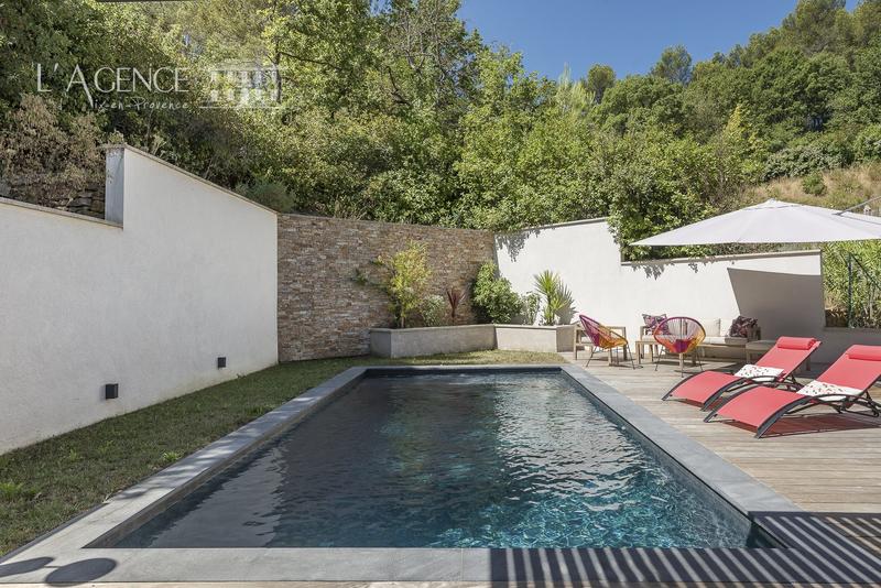 Maison - 276 m² - 8 pièces