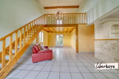 Maison - 110 m² - 4 pièces