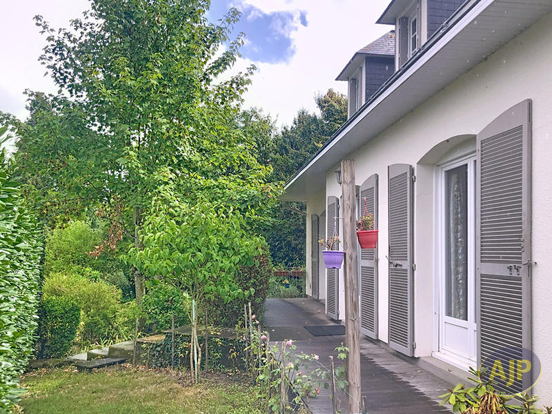 Maison - 137 m² - 6 pièces