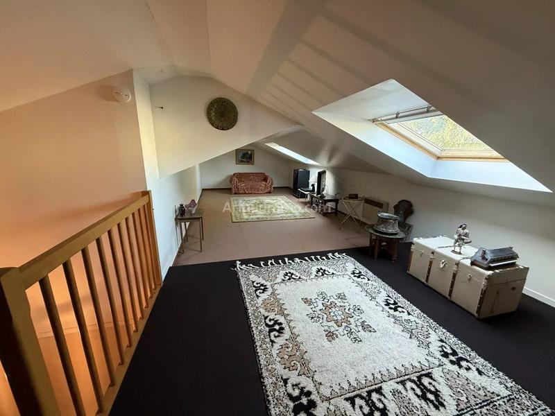 Maison - 147 m² - 8 pièces