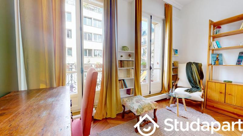 Chambre - 10 m² - 1 pièce