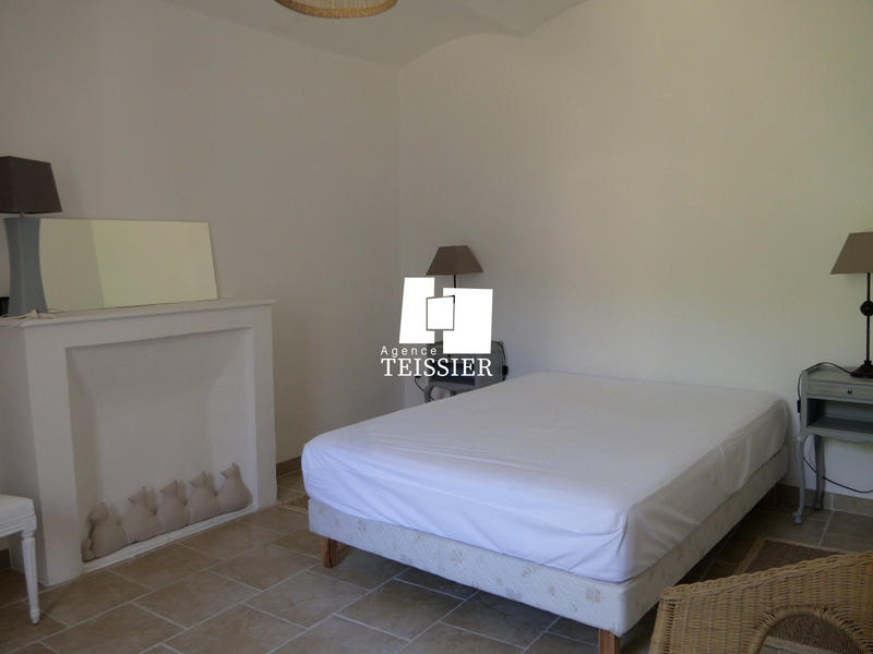 Mas - 223 m² - 8 pièces