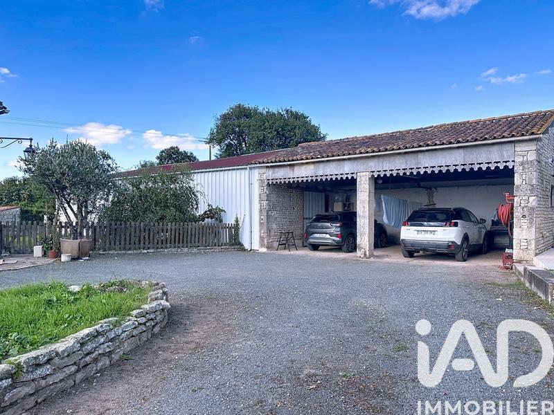 Maison - 408 m² - 6 pièces