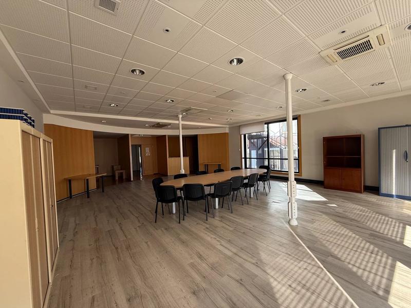 Bureau - 337 m² - 11 pièces