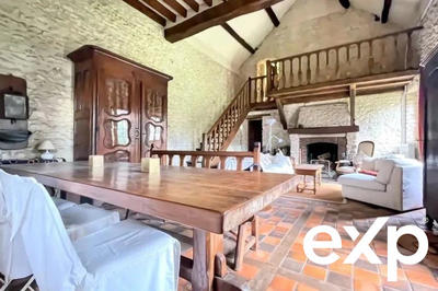 Maison - 177 m² - 8 pièces