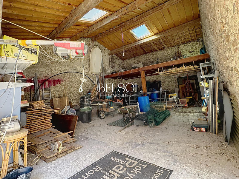 Maison - 210 m² - 6 pièces