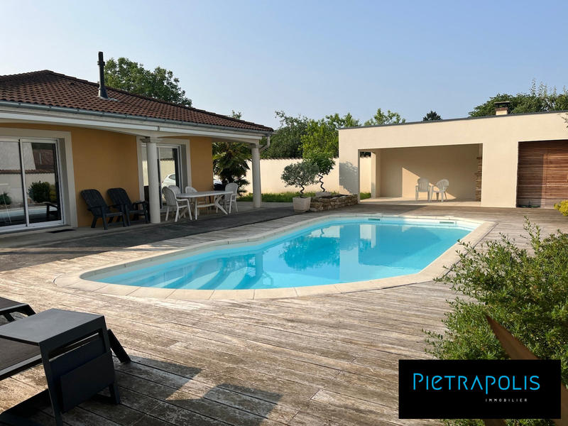 Maison - 137 m² - 5 pièces