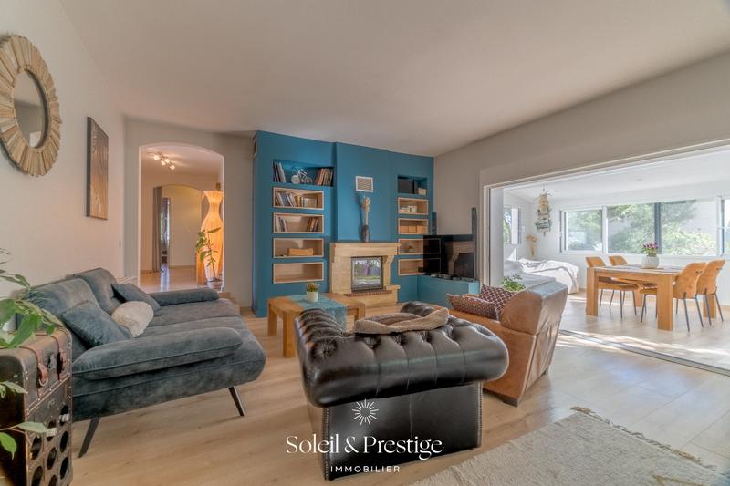 Maison - 180 m² - 9 pièces