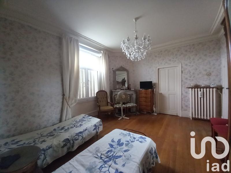 Maison - 300 m² - 12 pièces