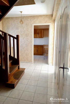 Maison traditionnelle - 90 m² - 4 pièces