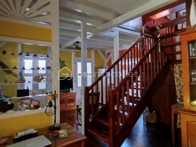 Maison traditionnelle - 83 m² - 3 pièces