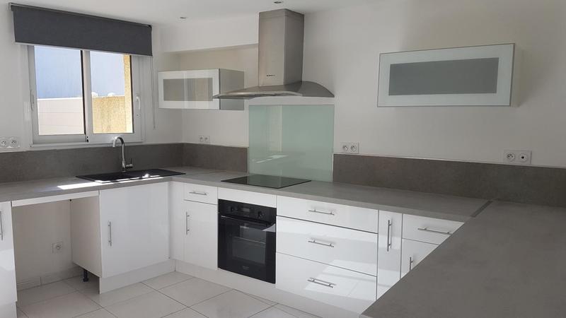 Propriété - 238 m² - 9 pièces