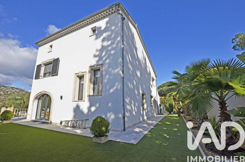 Maison de maîtres - 326 m² - 7 pièces