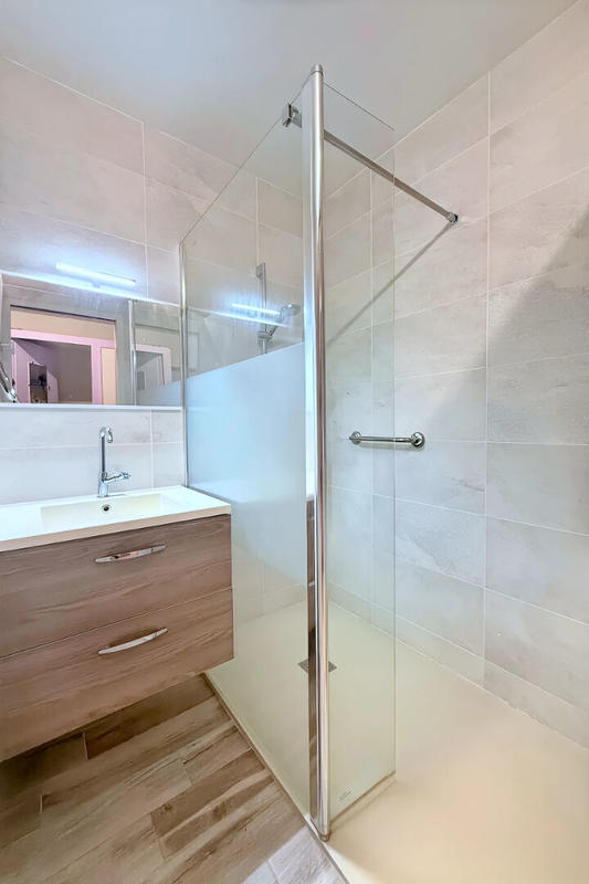 Maison - 186 m² - 8 pièces