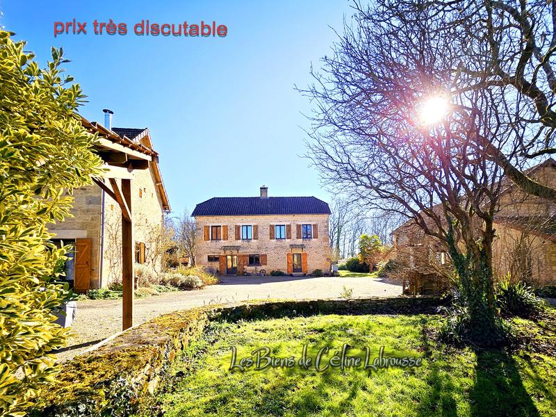 Maison - 308 m² - 11 pièces
