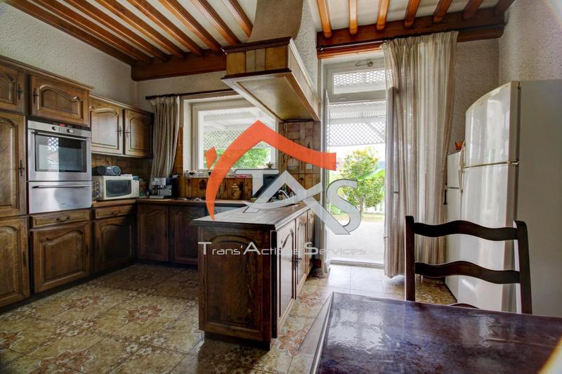 Maison - 374 m² - 10 pièces