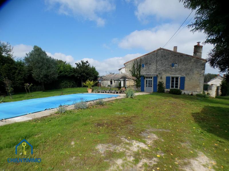 Maison - 210 m² - 6 pièces