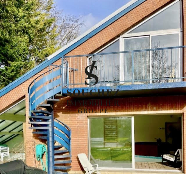 Maison - 339 m² - 10 pièces