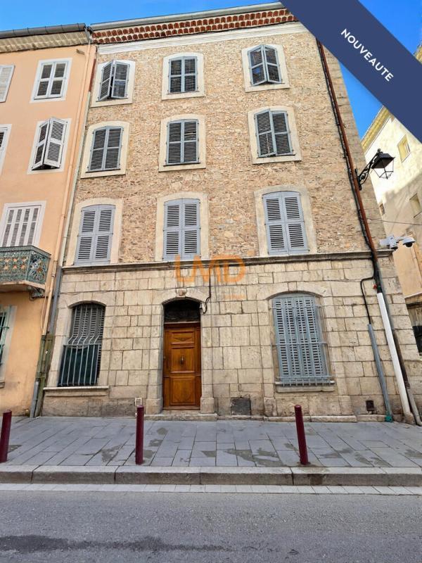 Immeuble - 225 m² - 8 pièces