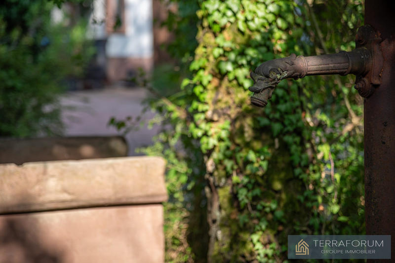 Maison - 280 m² - 10 pièces