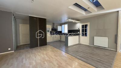 Maison - 230 m² - 8 pièces