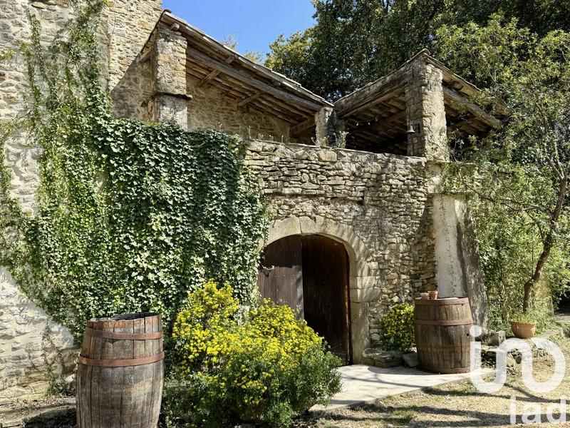 Maison - 243 m² - 9 pièces